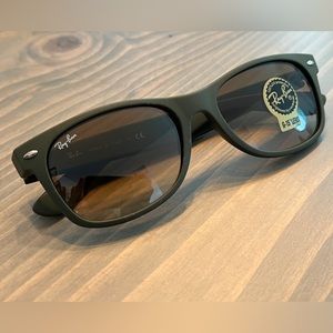 RayBan New Wayfarer Matte Olive Green RB2123